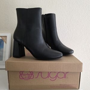 Sugar element black smooth shoe boots ankle Sz 6 M